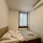 スタジオ シスターズ3 アパート *